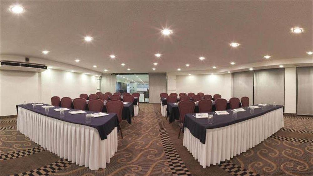 Holiday Inn Express Toluca By Ihg Exterior foto