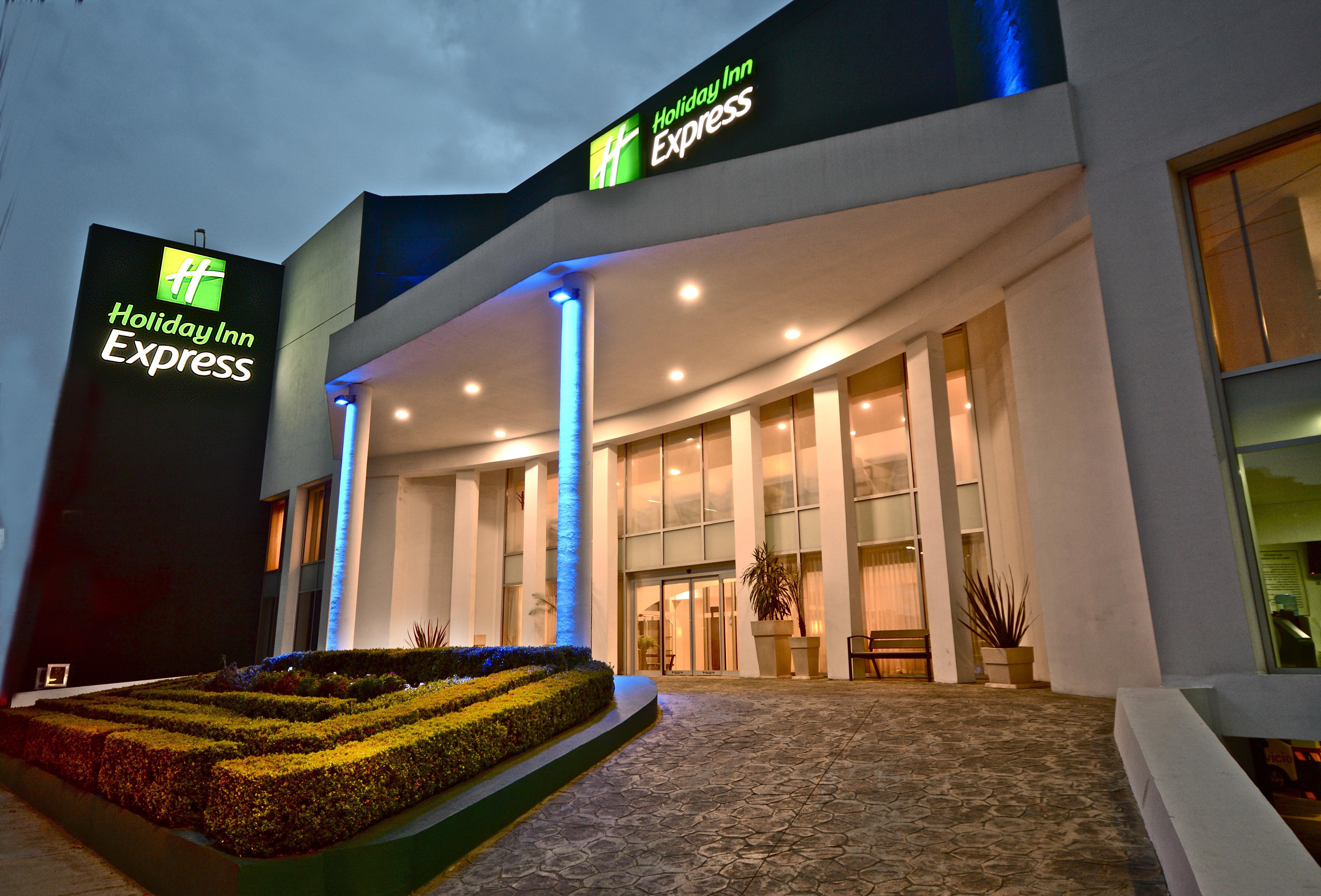 Holiday Inn Express Toluca By Ihg Exterior foto