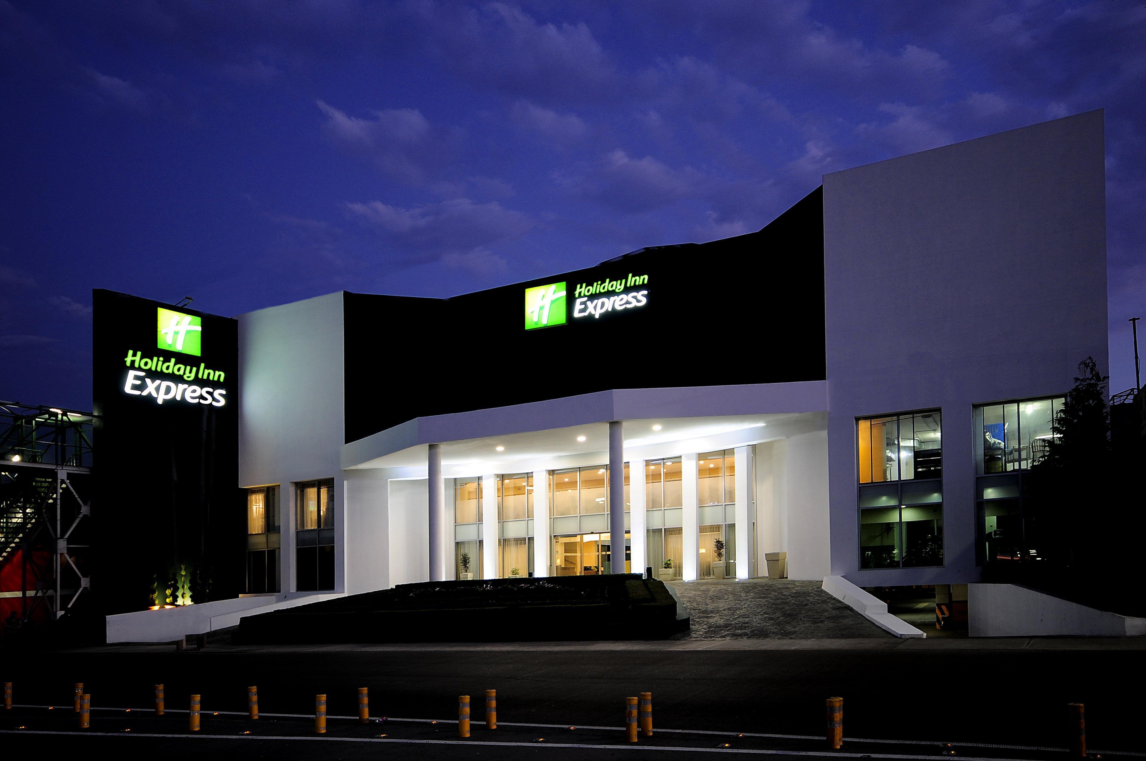 Holiday Inn Express Toluca By Ihg Exterior foto